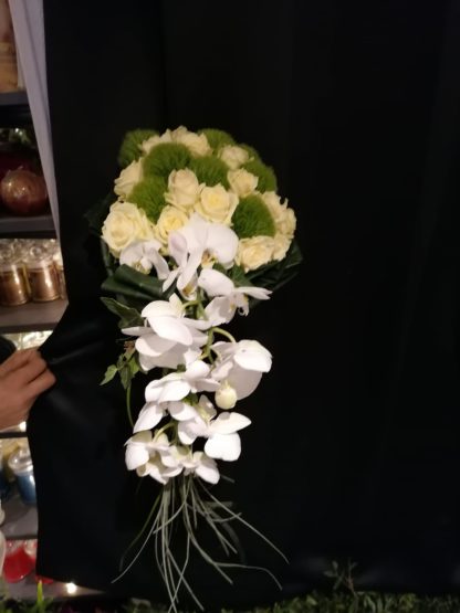 Bouquet de mariée avec chute d'orchidée