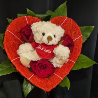Armature cœur avec nounours et 3 roses rouges