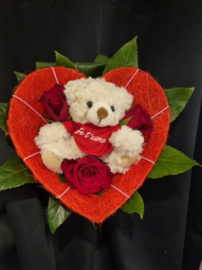 Armature cœur avec nounours et 3 roses rouges